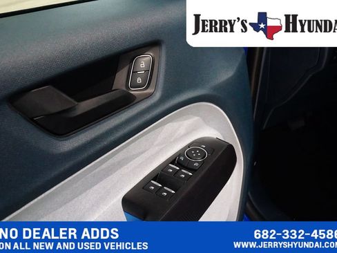 Used 2025 Ford Maverick XLT FWD image 16