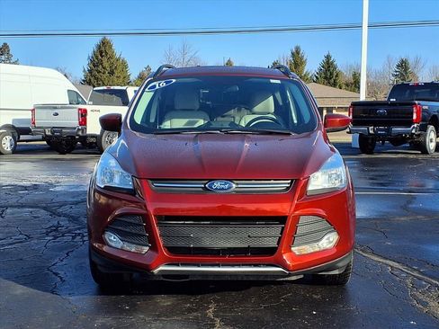 Used 2016 Ford Escape SE w/ SE Leather Comfort Package image 2