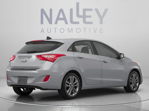 Used 2017 Hyundai Elantra GT FWD image 3