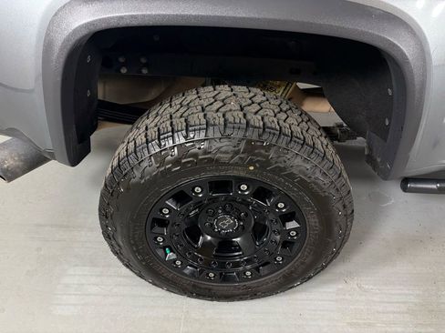 Used 2019 Chevrolet Colorado ZR2 image 13