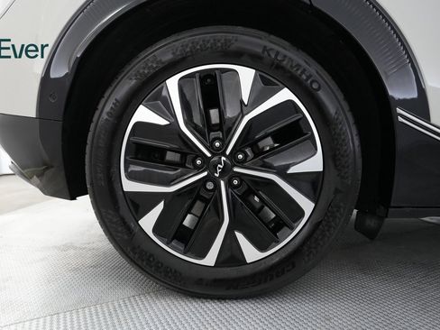 Used 2022 Kia EV6 Wind w/ Wind Technology Package image 17