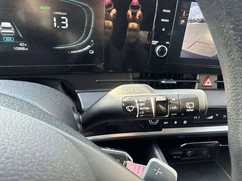 Used 2024 Kia Sportage LX image 32