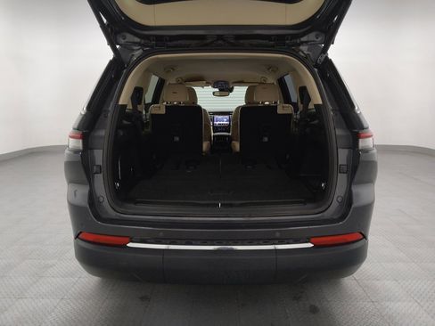 Used 2022 Jeep Grand Cherokee L Limited image 29