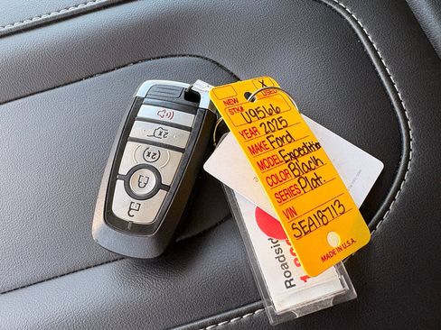 Used 2025 Ford Expedition Platinum AWD/4WD image 37