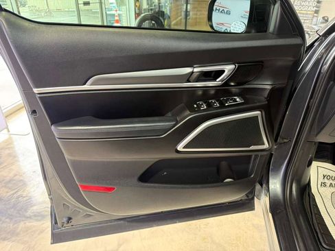 Used 2020 Kia Telluride LX AWD/4WD image 35