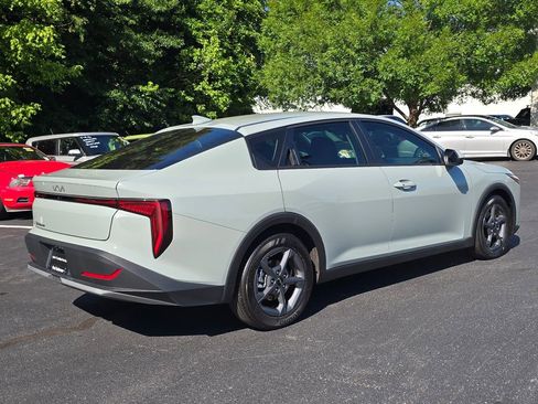 Certified 2026 Kia K4 FWD image 3