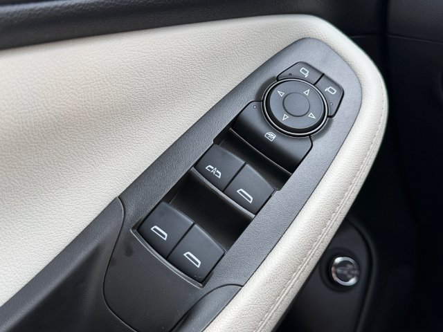 Used 2025 Buick Encore GX Sport Touring w/ Advanced Technology Package FWD image 28