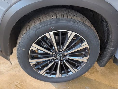 New 2026 Nissan Pathfinder Platinum image 35