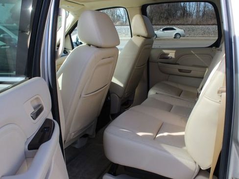 Used 2007 Cadillac Escalade EXT w/ Information Package AWD/4WD image 21