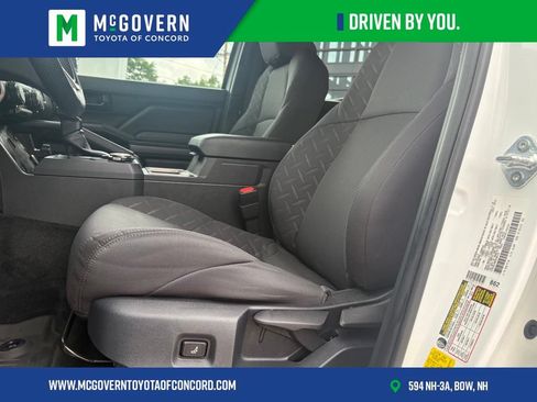 Used 2025 Toyota Tacoma SR5 AWD/4WD image 18