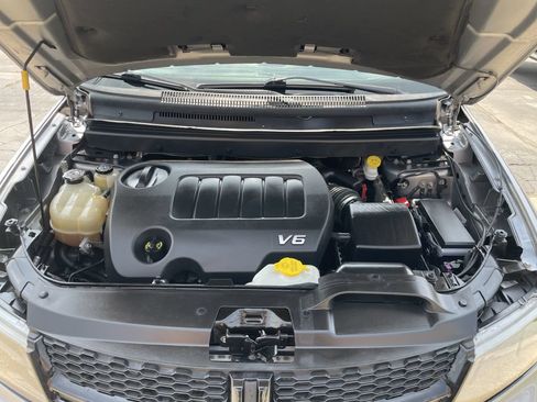 Used 2018 Dodge Journey Crossroad AWD/4WD image 12