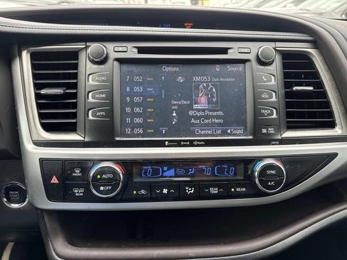 Used 2016 Toyota Highlander XLE image 31