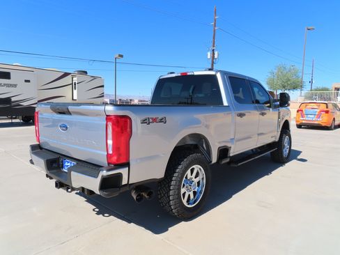 Used 2024 Ford F250 XLT image 8