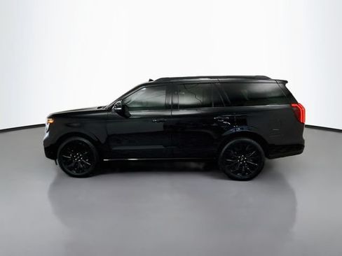 Used 2025 Ford Expedition Platinum w/ Stealth Appearance Package AWD/4WD image 4