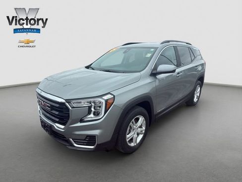 Used 2023 GMC Terrain SLE w/ Driver Convenience Package AWD/4WD image 3