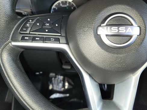 Used 2025 Nissan Altima 2.5 SV FWD image 24