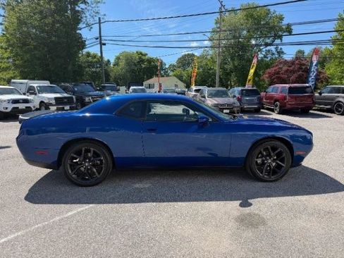 Used 2022 Dodge Challenger SXT w/ Blacktop Package RWD image 6