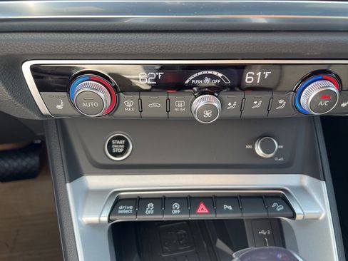 New 2025 Audi Q3 2.0T Premium image 26