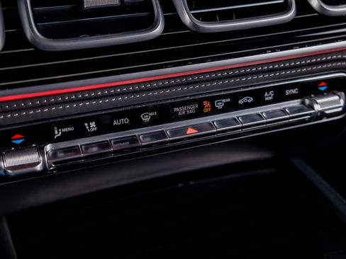 Used 2022 Mercedes-Benz Maybach GLS 600 4MATIC image 40