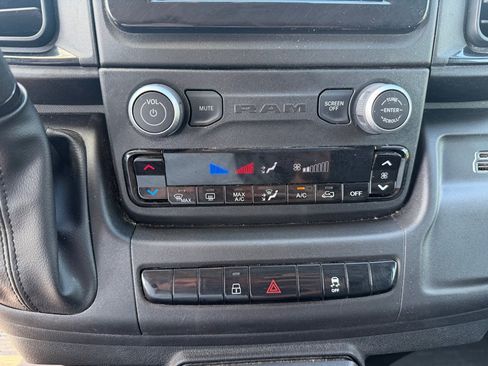 Used 2025 RAM ProMaster 2500 w/ U-Haul Equipment Group FWD image 31