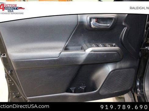 Used 2021 Toyota Tacoma TRD Off-Road AWD/4WD image 16