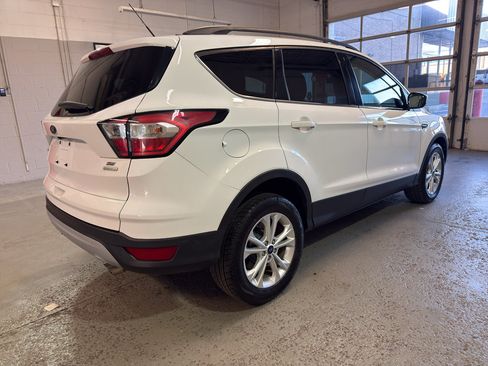 Used 2018 Ford Escape SE FWD image 6