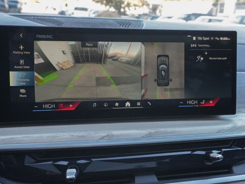 Certified 2025 BMW X7 M60i image 26