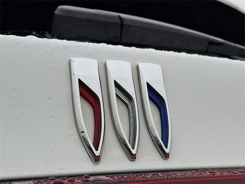 Certified 2025 Buick Enclave Preferred image 29