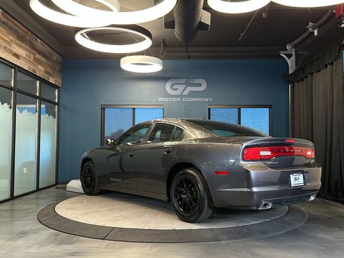 Used 2014 Dodge Charger SE RWD image 5