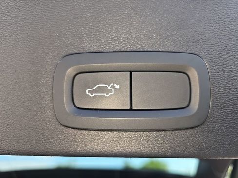 Used 2021 Volvo XC40 T5 Momentum AWD/4WD image 26