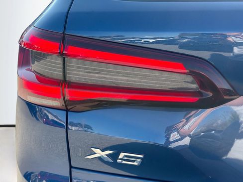 Used 2021 BMW X5 xDrive40i w/ Convenience Package image 11