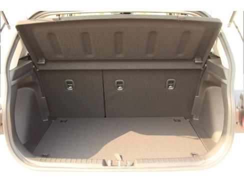 New 2025 Hyundai Venue SEL image 25