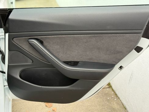 Used 2018 Tesla Model 3 Long Range image 41