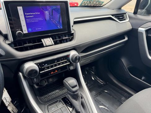 Certified 2025 Toyota RAV4 LE AWD/4WD image 29