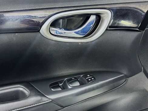 Used 2016 Nissan Sentra SV FWD image 18