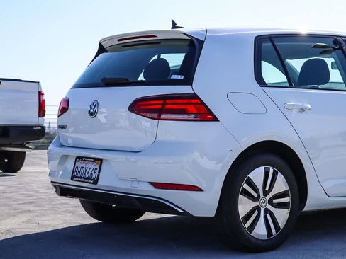Used 2018 Volkswagen e-Golf SE FWD image 9