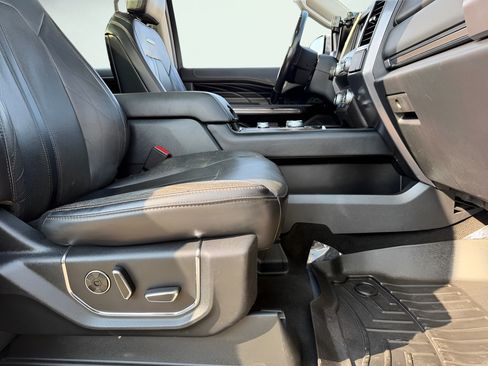 Used 2019 Ford Expedition Max Platinum AWD/4WD image 16