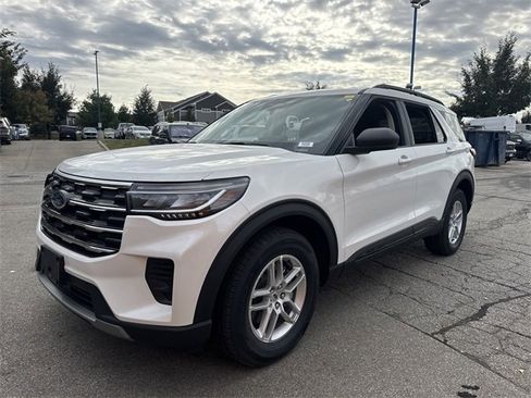 New 2026 Ford Explorer Active image 4