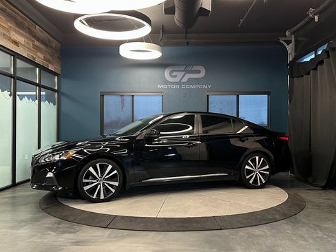 Used 2020 Nissan Altima 2.0 SR image 7