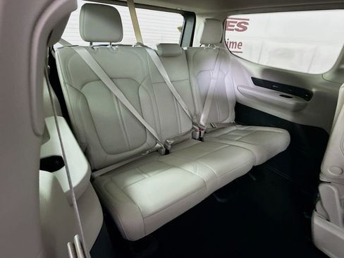 Used 2022 Jeep Wagoneer Series III w/ Premium Group I AWD/4WD image 34