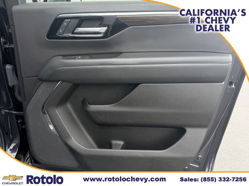 Used 2025 Chevrolet Suburban Z71 AWD/4WD image 11