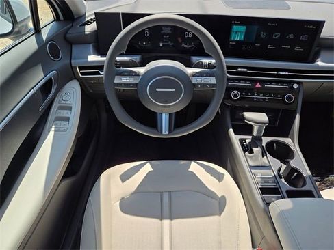 New 2025 Hyundai Sonata SE image 14