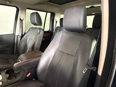 Used 2016 Land Rover LR4 HSE AWD/4WD image 5