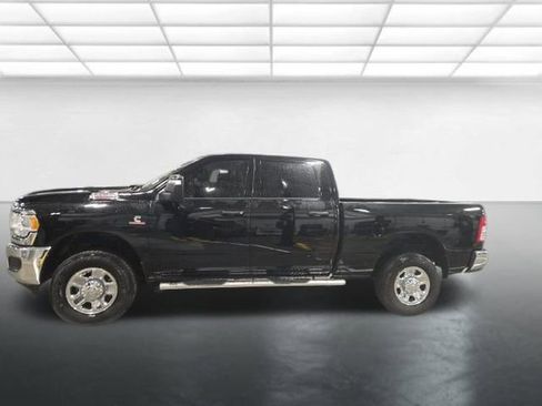 Used 2024 RAM 2500 Tradesman w/ Chrome Appearance Group image 8