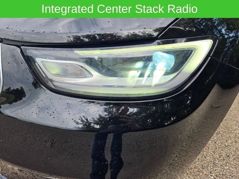 Used 2024 Chrysler Pacifica Touring-L FWD image 7