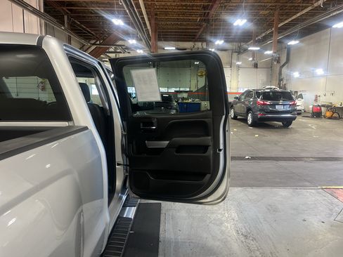 Used 2018 Chevrolet Silverado 1500 LT w/ All Star Edition AWD/4WD image 24