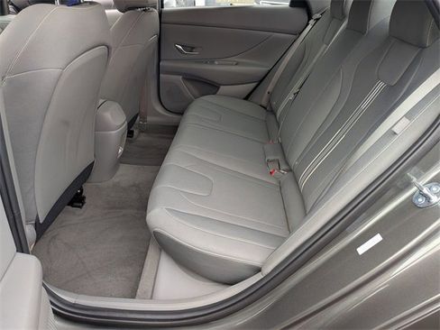 Used 2025 Hyundai Elantra Sport image 27