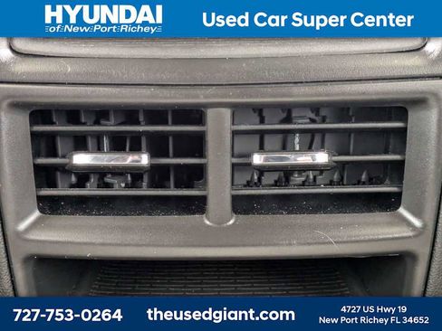 Used 2018 Cadillac XT5 FWD w/ LPO, Wheel Lock Package image 17