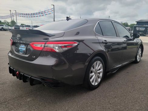 Used 2019 Toyota Camry LE FWD image 4