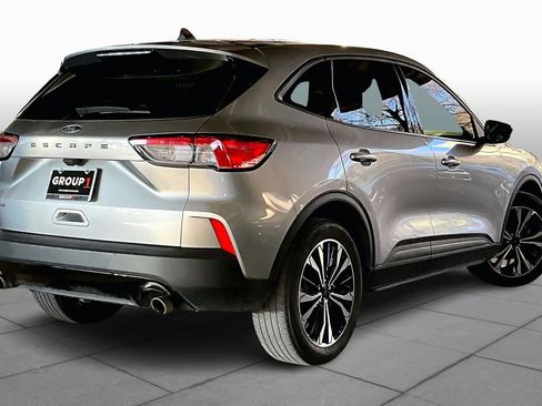 Used 2022 Ford Escape SE w/ SE Sport Appearance Package image 12